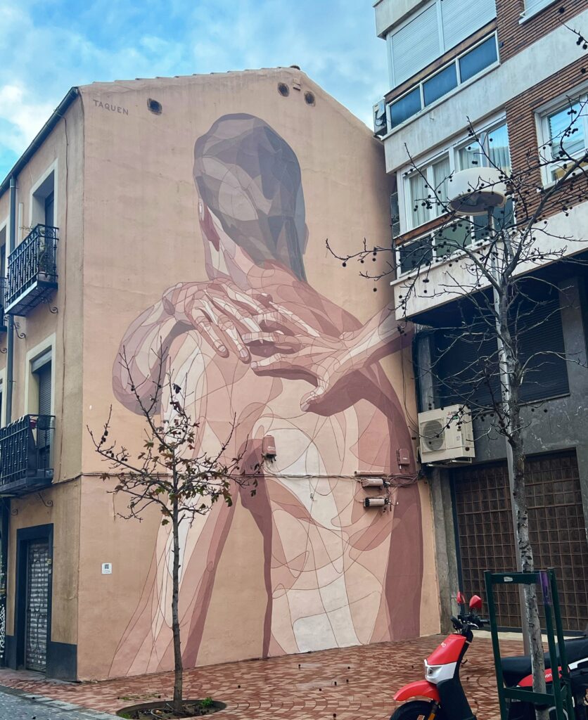 Obra mural de Taquen en Madrid